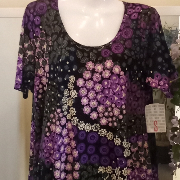 LulaRoe Floral Print Perfect T Tunic Top - Picture 2 of 14